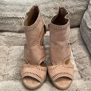 Quips open toe tan wedges